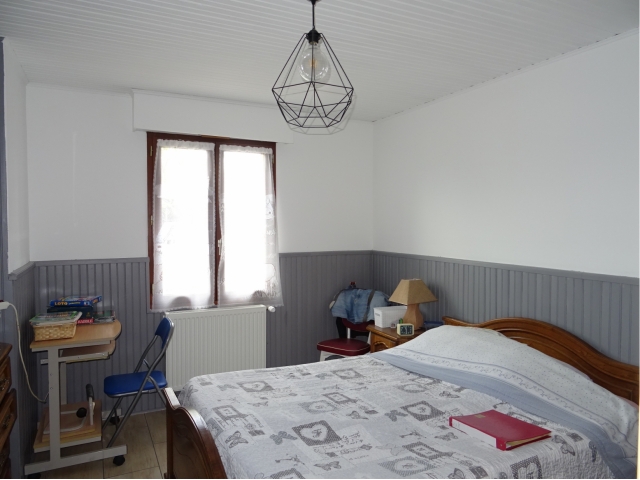 chambre-dressing-laverie-lit-bois-mairie-62680-