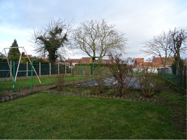 jardin arbore-cloture-voiture-potager-gazon-recherche maison