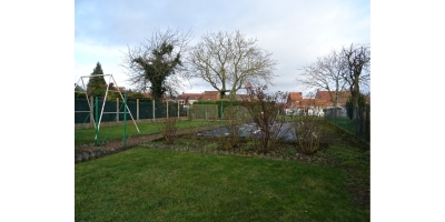 jardin arbore-cloture-voiture-potager-gazon-recherche maison